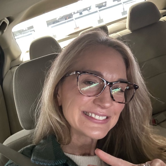 Meet your Posher, Kim - Picture 1 of 1